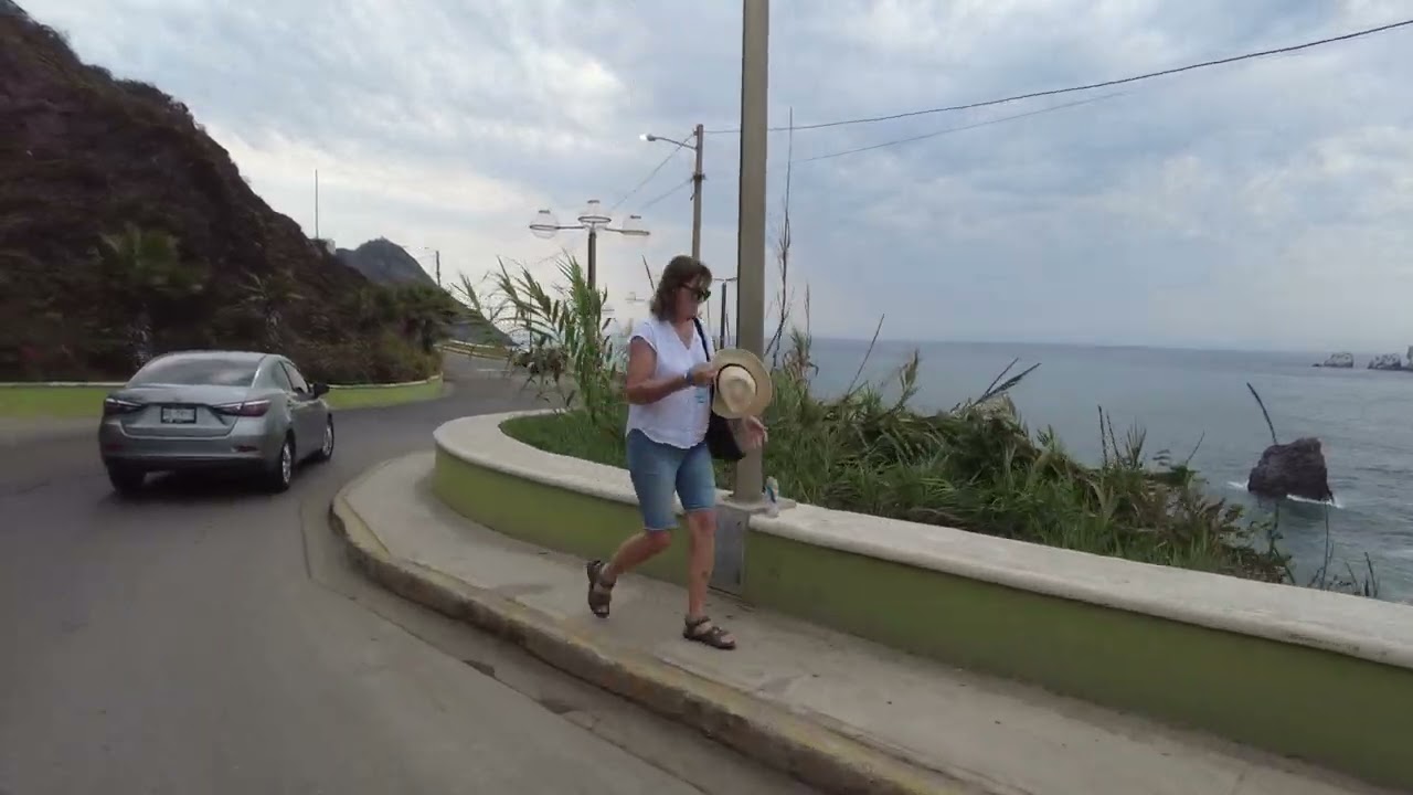 Mazatlán sin prisa: una vuelta por el malecón