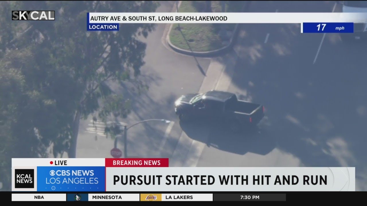 Carjacking suspect drives on wrong side of road - YouTube