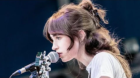 Clairo - 4EVER (Live Milan 2022)