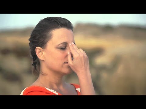 PAUSE The Chatter In Your Mind With Alternate Nostril Breathing | Art of Living