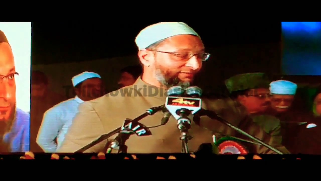 Asaduddin Owaisi crying Very emotional | Shortclip | Azeem-o-Shahan Jalsa Miladun Nabi | 1 DEC 2017
