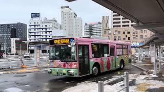 2023年撮り納めの函館バス「T4477」大晦日の函館駅前にて