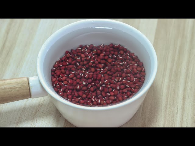 【美食】最適合夏天喝的紅豆湯，5分鐘做一鍋，太好喝了，我家經常做！中國美食—紅豆年糕湯