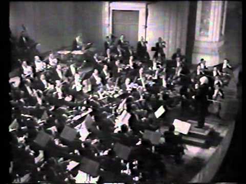 Leopold Stokowski conducts Tchaikovsky's 5th Symphony (2nd mov) at Carnegie Hall, in 1947