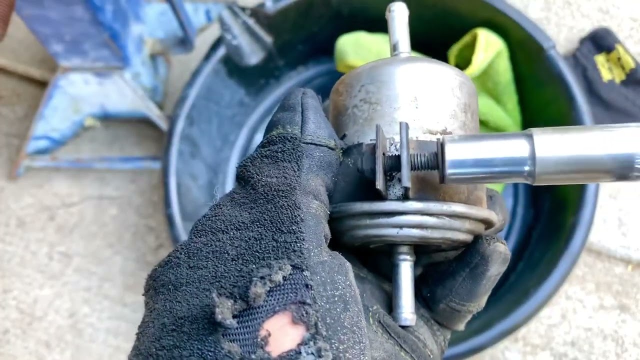 Como reemplazar filtro de gasolina en tu Nissan 