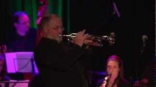 Tuxedo Junction plays Take the A-train