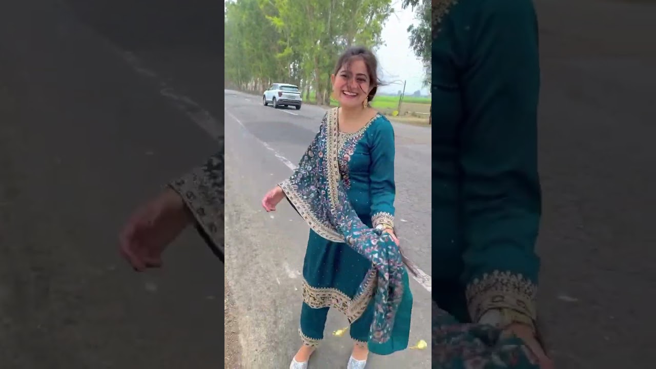 Na jaiye Meri Desi Look Pe❤️☺️ 