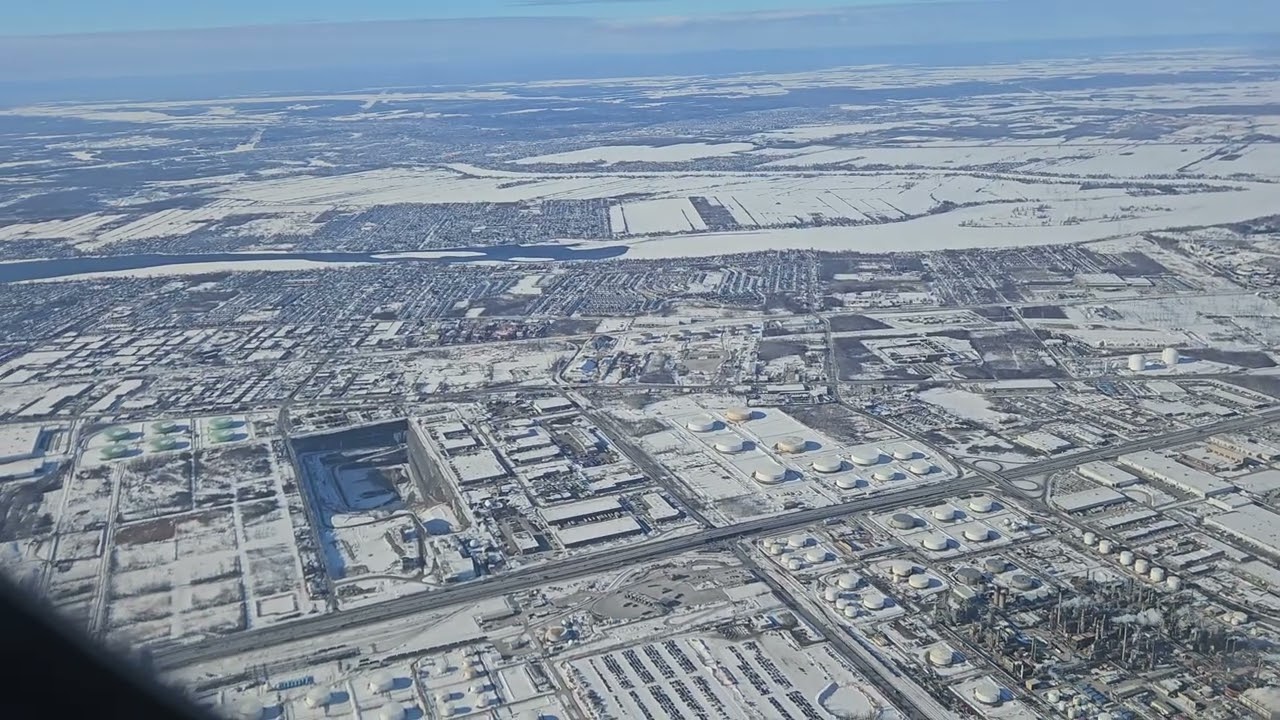 AF344 B777-300 Landing to YUL TRUDEAU. 