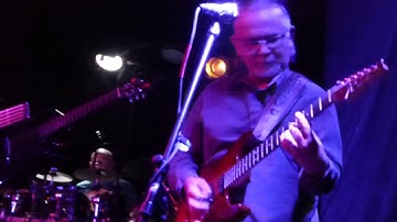 3.2 Featuring Robert Berry - No One Else To Blame (Live in Montréal)