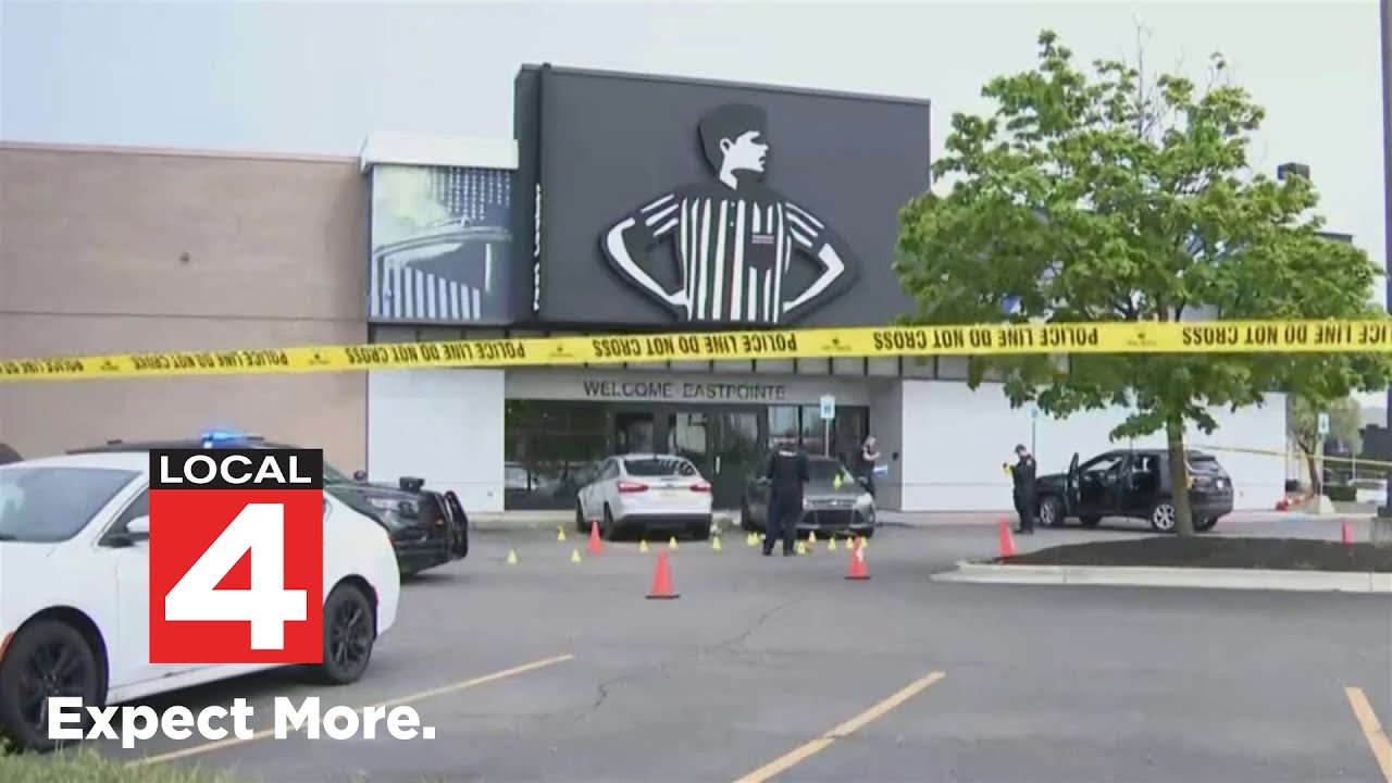 2 killed in quadruple shooting outside Foot Locker in Eastpointe - YouTube