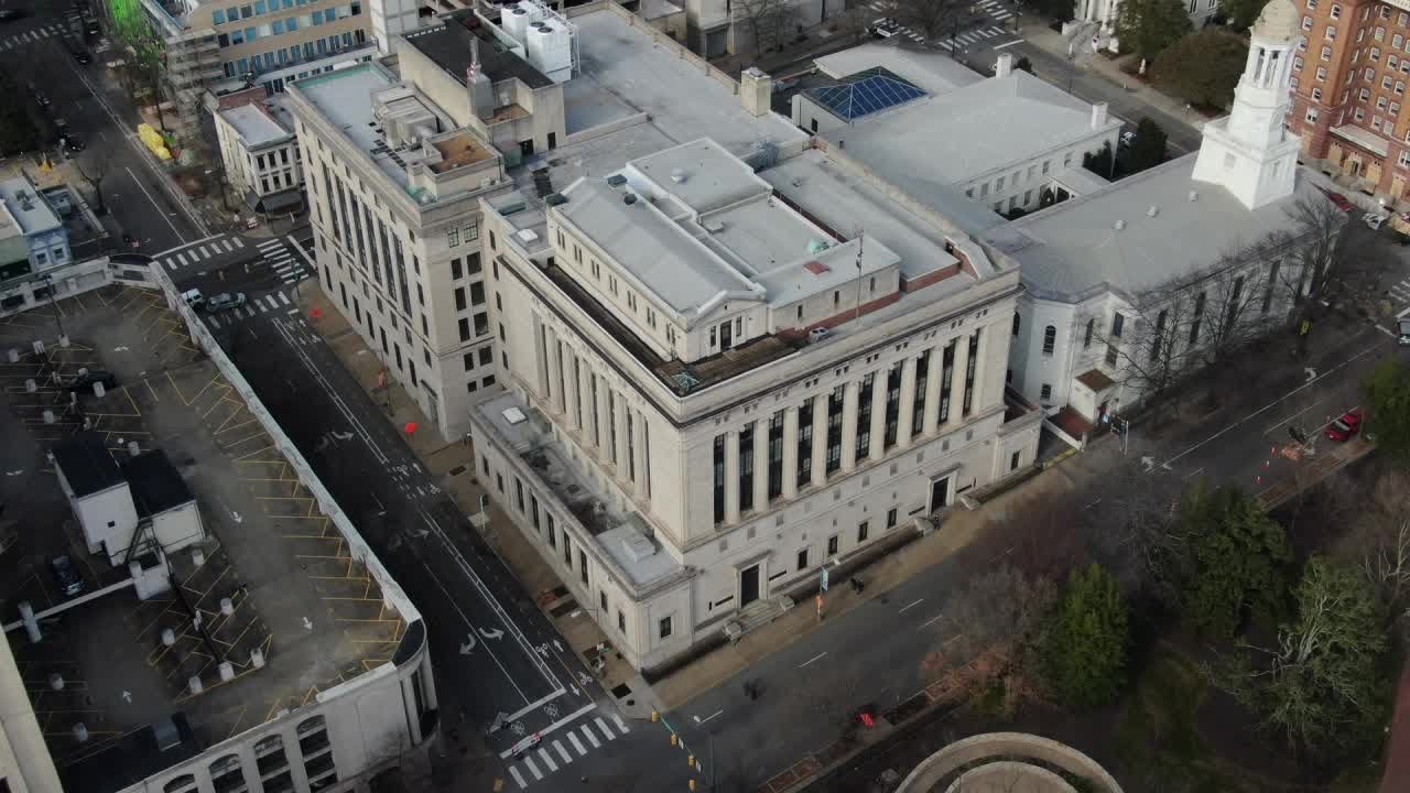 WRIC Drone video of Virginia Supreme Court bomb threat police activity
