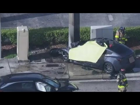 Fatal car crash in North Miami Beach under investigation - YouTube
