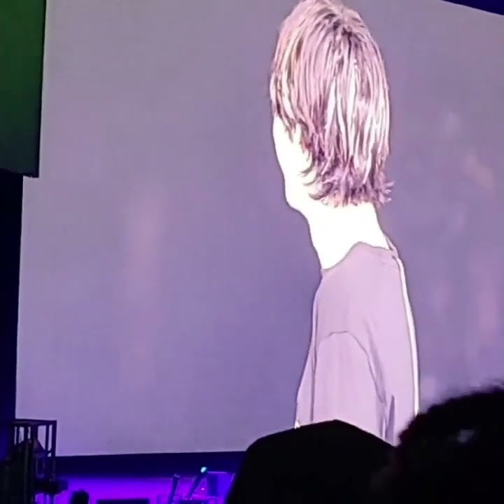 Army di notice Jimin karna memakai selimut gambar Jimin pas konser, so lucky 😭