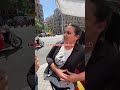 Quant guanyen per vendre roses en Sant Jordi?