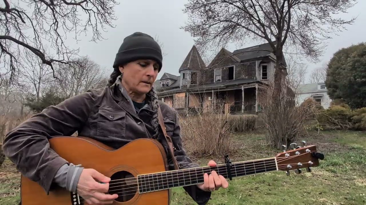 The Ghost of Alice - Alice Di Micele feat. Darol Anger (Official Video)