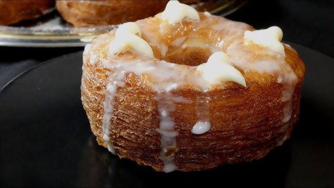 Croissant Donut: Homemade Recipe from Crescent sheets - A Sparkle of Genius