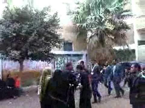 انتخابات مصر 2011 مباشر عالم واحد محافظة الجيزة 15 12 اقبال ضعيف جدا جدا من الناخبين على لجان مدرسة منى الامير بالحوامدية