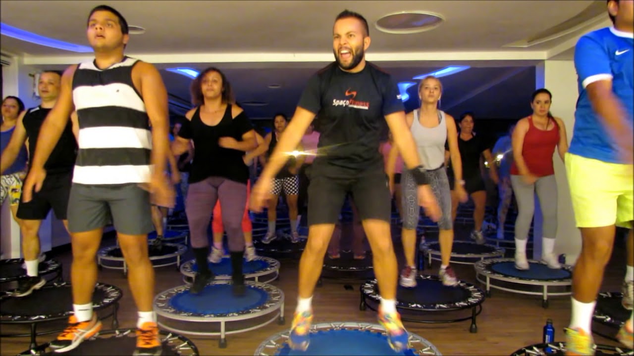 Anitta - Movimento da Sanfoninha Prof. Eric Jefferson (Aula de Jump)