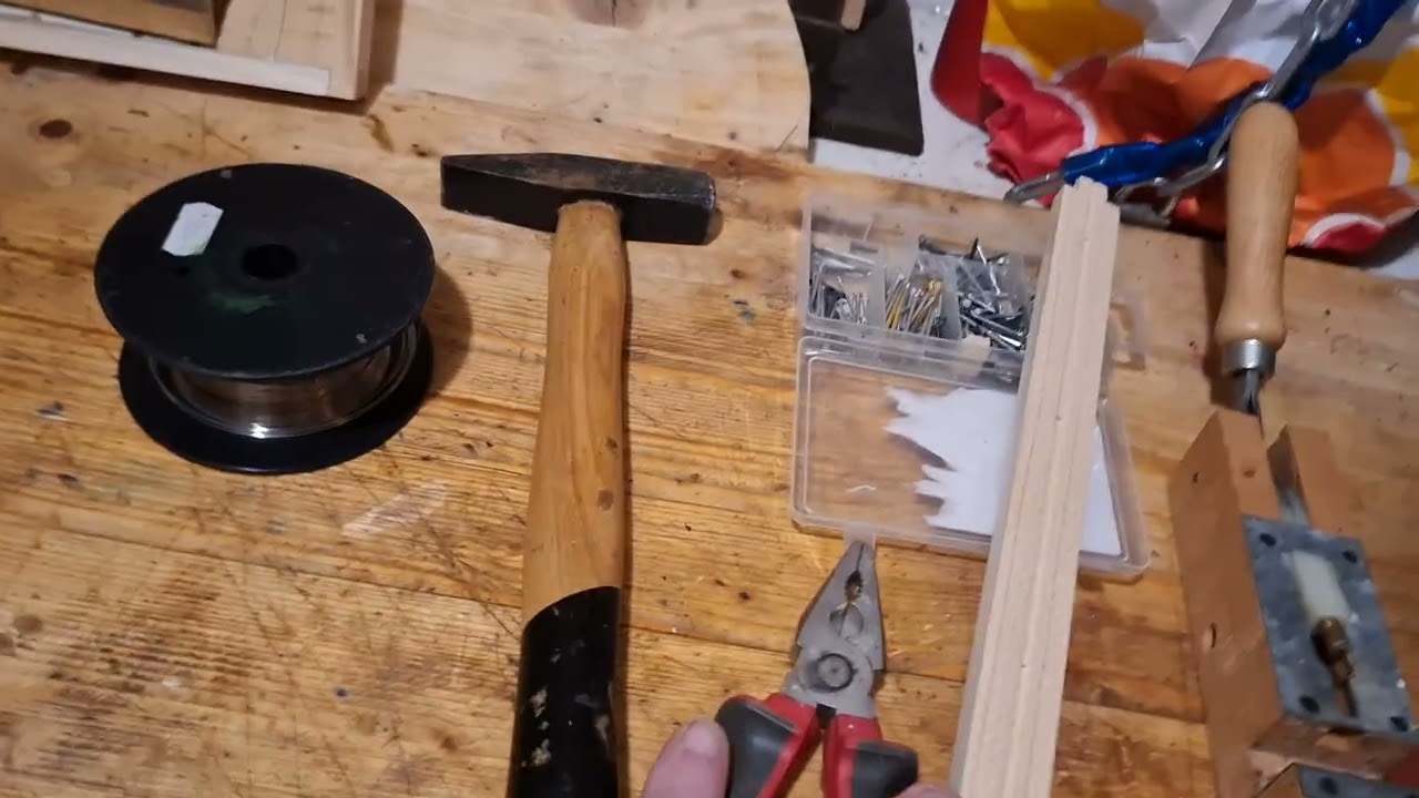 Bauwaben und Honigwaben werden bald  gebraucht.  Bestellen, wie, was und wo ich es mache zeige hier.