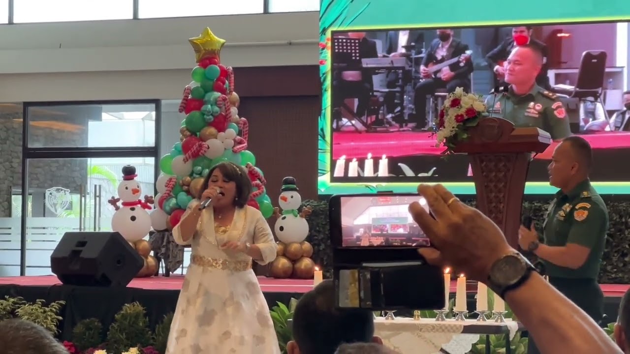 Joy Tobing Memeriahkan Natal TNI/Polri Garnizun Bandung, Gub RIDWAN KAMIL Hadir.