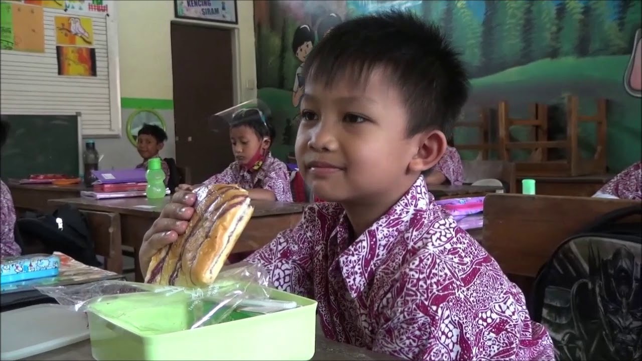 SD NEGERI 3 PARAKAN WETAN SUKSES SIMULASIKAN PTM COVID 19