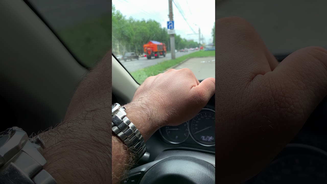 Почему машины сигналят девушкам Почему машины сигналят девушкам