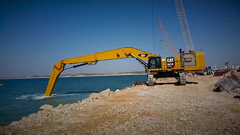 Cat® Hydraulic Shovels | Custom Solutions for Dredging Industries