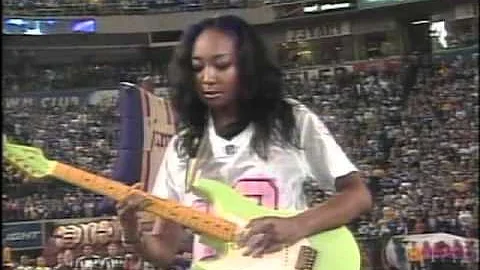 Malina Moye Plays National Anthem for Vikings vs C...