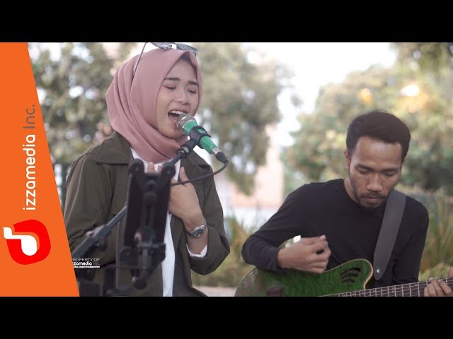 Memori Berkasih Live Cover Zie & Tofan class=