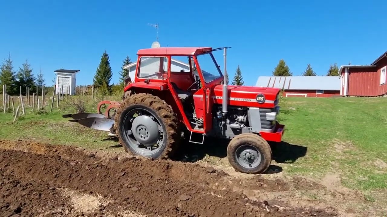 Kasvimaan kyntö,äes perässä,korjaus