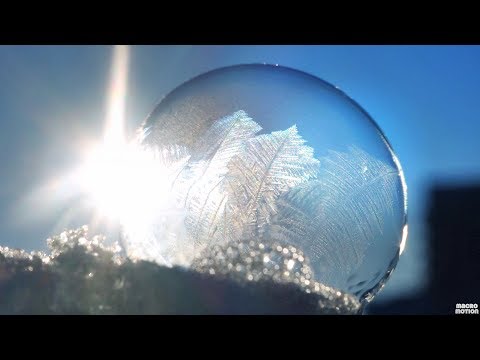Macro Video 4K: Freeze Soap Bubbles In Winter / Макро видео: Мыльные пузыри зимой на морозе