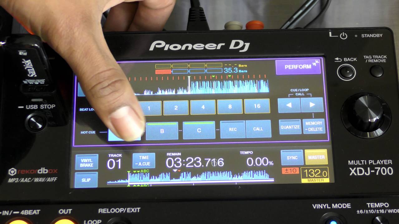 Pioneer XDJ-700 Rekordbox Review - YouTube