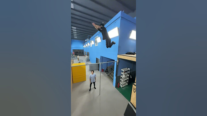 😉Play Parkour The Way Jackie Chan Does It丨extreme Sports #funny #challenge