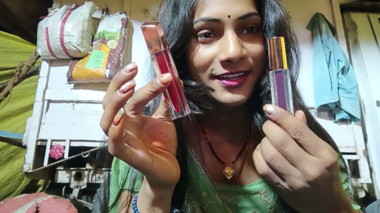 आज खुशबू रानी अपने लिए क्या-क्या मेकअप खरीदी है