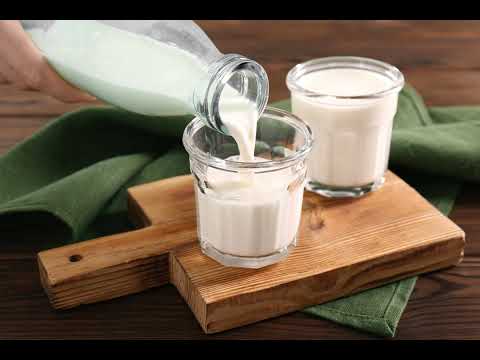 Чи справді органічне молоко корисніше, ніж звичайне?