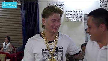 Sai Gon Neww - Tiền nhiều để làm gì? Đeo 100 cây vàng chỉ để bán ốc