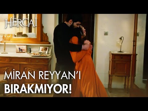 Arkasından sarılıp bırakmadı! - Hercai Efsane Sahneler