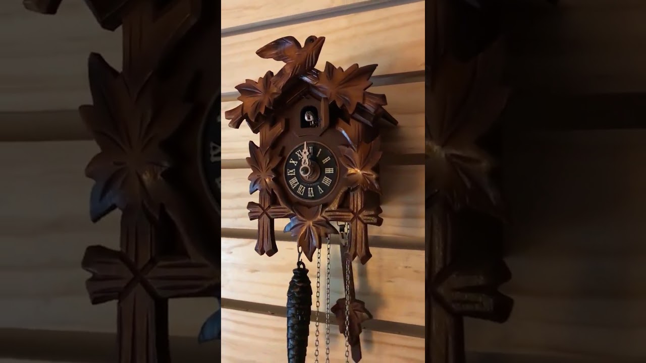 1965 traditional carvings cuckoo clock fully refurbished | 