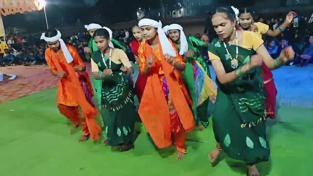 Class 11 Girls Tribal Dance Performance | Annual Function 💃✨ #annualfunction#emrs#dance#tribalunity 