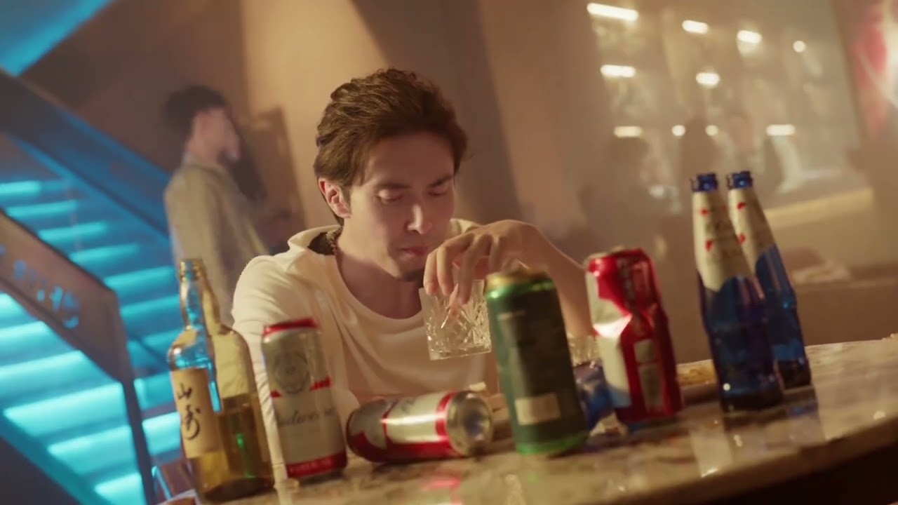 #高伟光 画笔绘情愫，心藏一寸真。老宫@深情的高伟光 清醒但也沉沦着。#玫瑰丛生#高伟光 #高偉光 