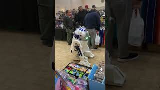 Look who came out to Christmas shop at the Dusty Attic Toy show!! #starwars #r2d2