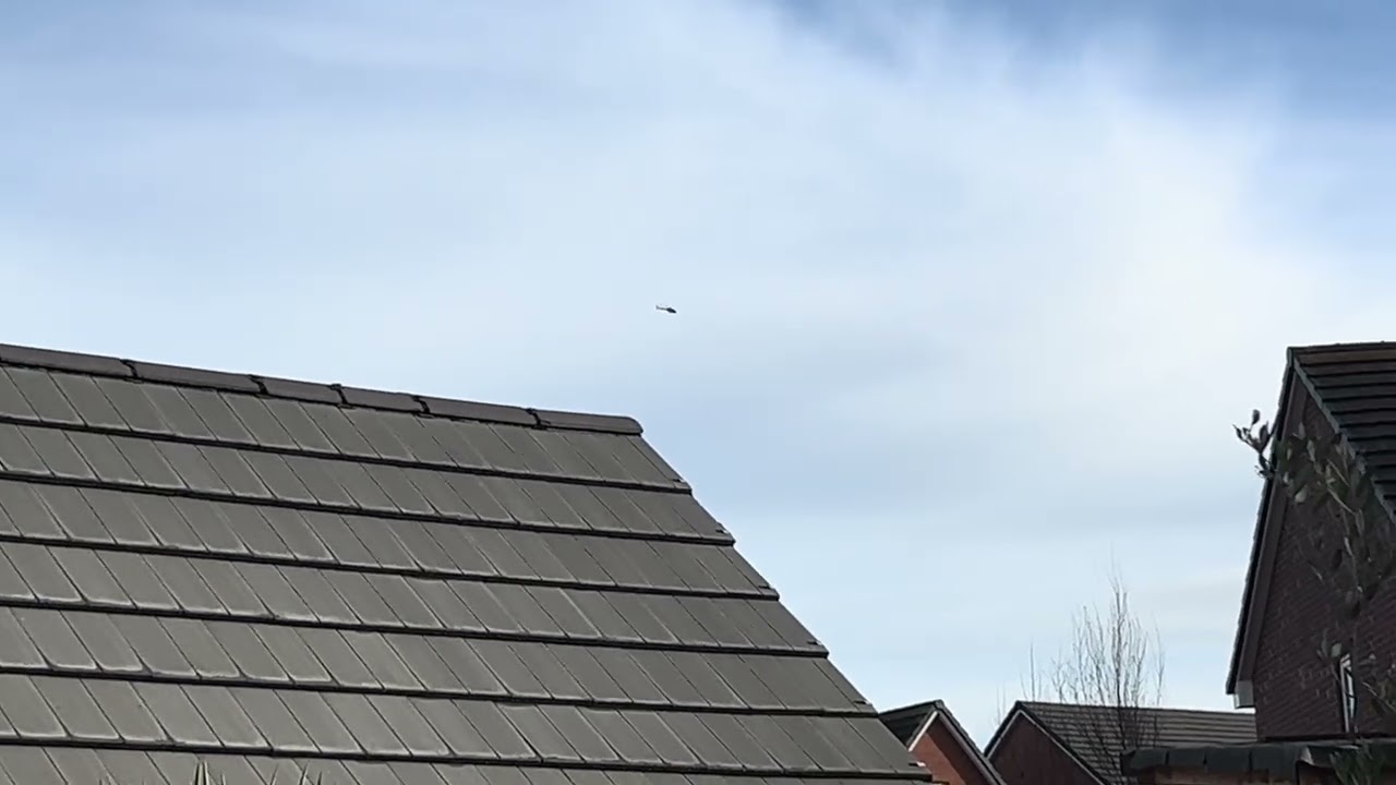 Bell 505 jet ranger X flies over my house in stoke priors 31/1/2026