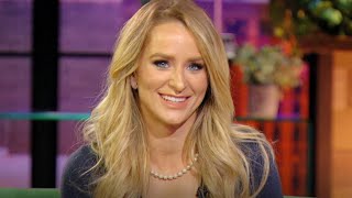 Teen Mom Leah Messer flaunts her curves in tight leggings on getaway with friends