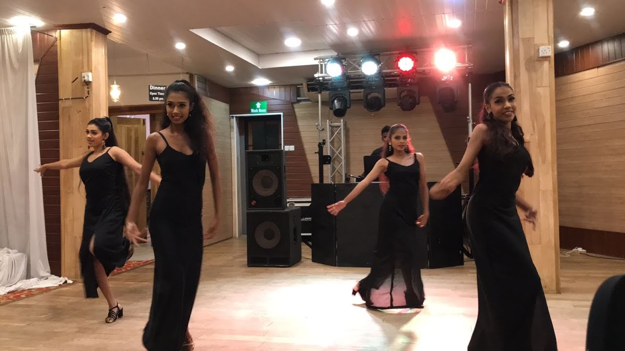 ඔයාගෙ වෙඩින් එකත් ලස්සන කරගන්න.කතා කරන්න අපිට..0759589589 whatsapp best Dancing Crew & packages .. 