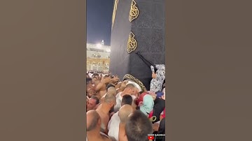 Kejadian!! takterduga jamaah berebut Hajar Aswad Sampai lakukan ini.!! #kabah #shorts