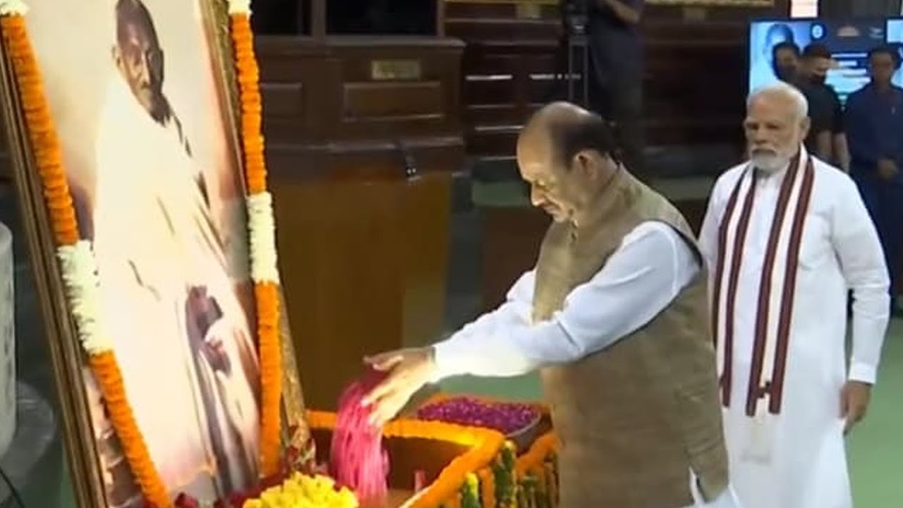 Leaders Pay Tribute To Mahatma Gandhi, Lal Bahadur Shastri On Their ...