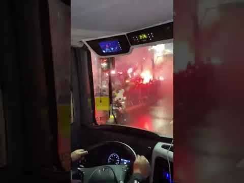 Chegada do ônibus visto de dentro - São Paulo e Flamengo no Morumbi