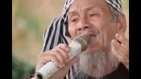 Ông Cụ Hát Bài Anh Còn Nợ Em Hay Tuyệt Làm Cả Khán Đài Nín Thở