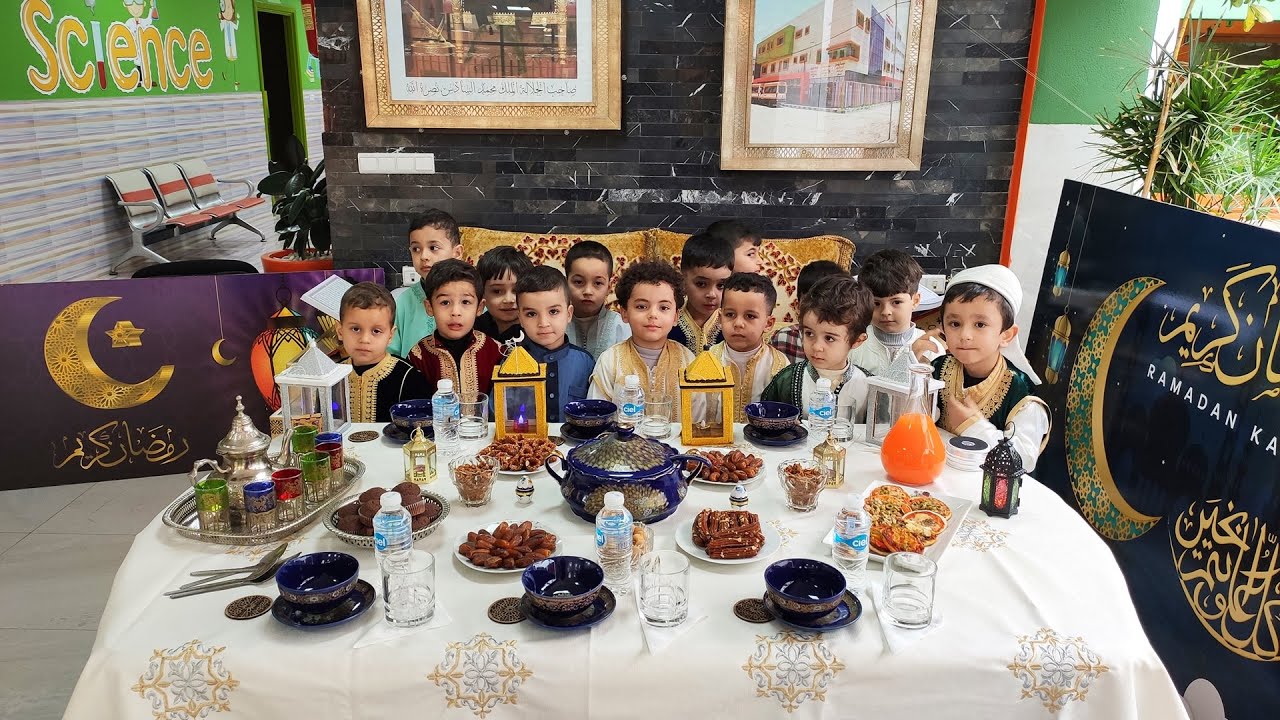 براعم التعليم الأولي لمؤسسة بلسان،يستقبلون شهر رمضان بتجهيز مائدة رمضانية.