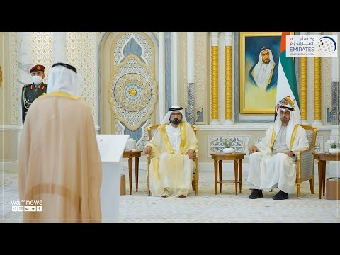أمام رئيس الدولة ونائبه الوزراء الجدد في حكومة الإمارات يؤدون اليمين الدستورية